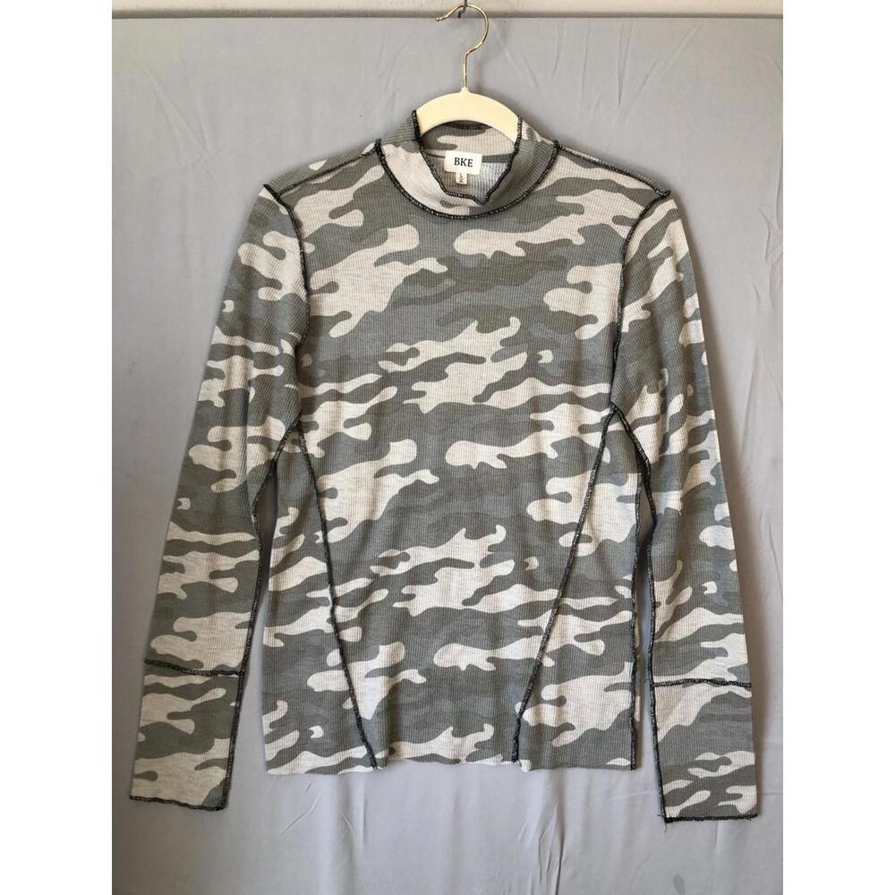 BKE Camo Fitted Thermal Size Large Mock Neck Knit Raw Edge BKM6573